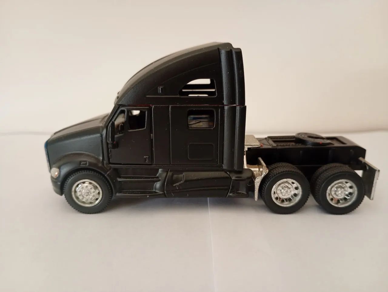 Kinsmart - Miniatura Kenworth T700 - Foto 2
