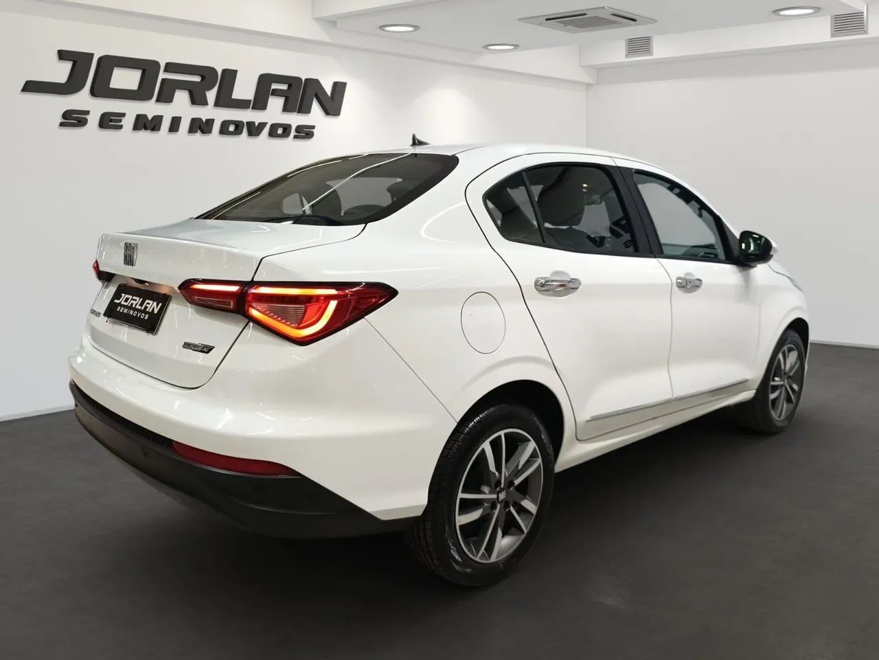 Fiat Cronos Precision 1.3 16V Flex Aut. 2023 - Foto 4