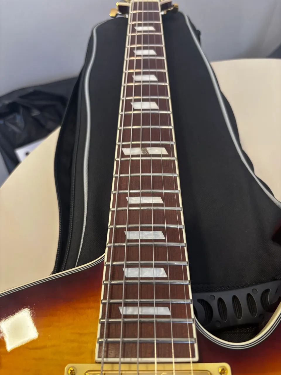 Vendo ou troco guitarra nova sem uso ibanez paul Stanley - Foto 3