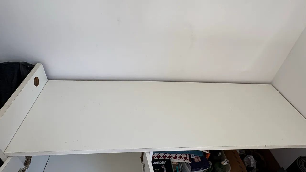 Mesa / Escrivaninha com portas - Foto 5