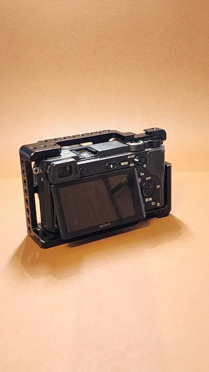 Sony a6300 com Cage - Foto 2
