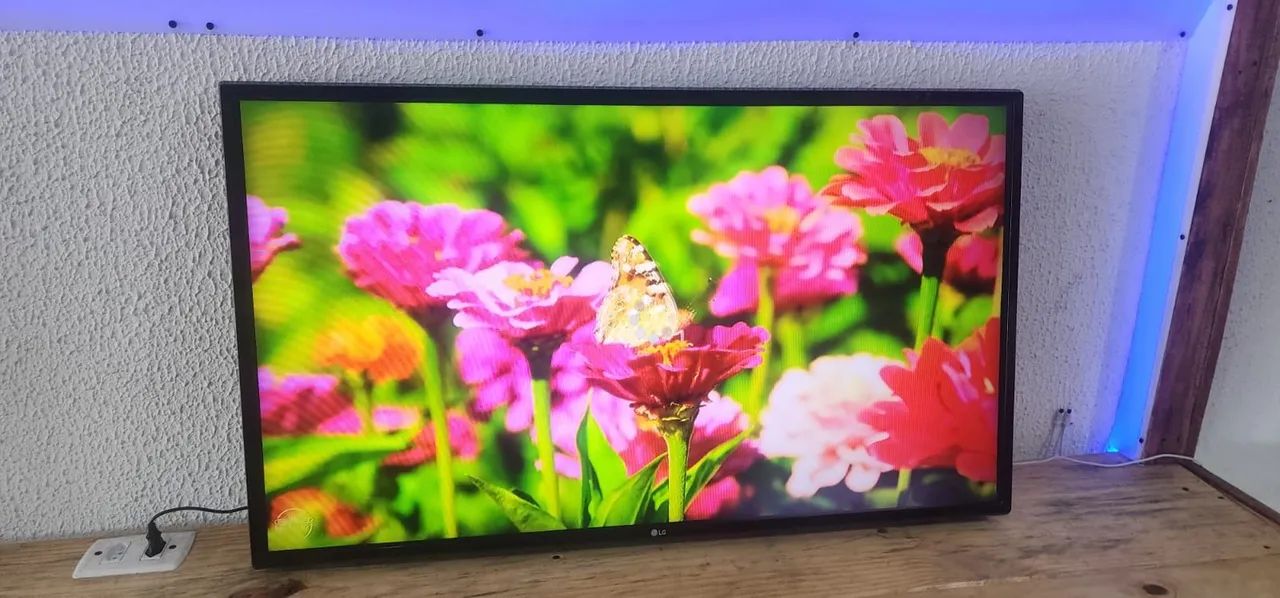 TV 32 polegadas smart com cabo controle todos apss YouTube e Netflix Bluetooth e d mais  - Foto 3