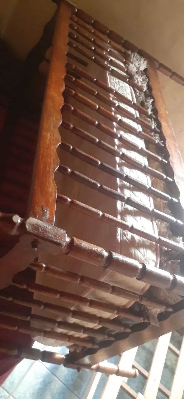 VENDO BERÇO DE MADEIRA COM COLCHÃO  - Foto 4