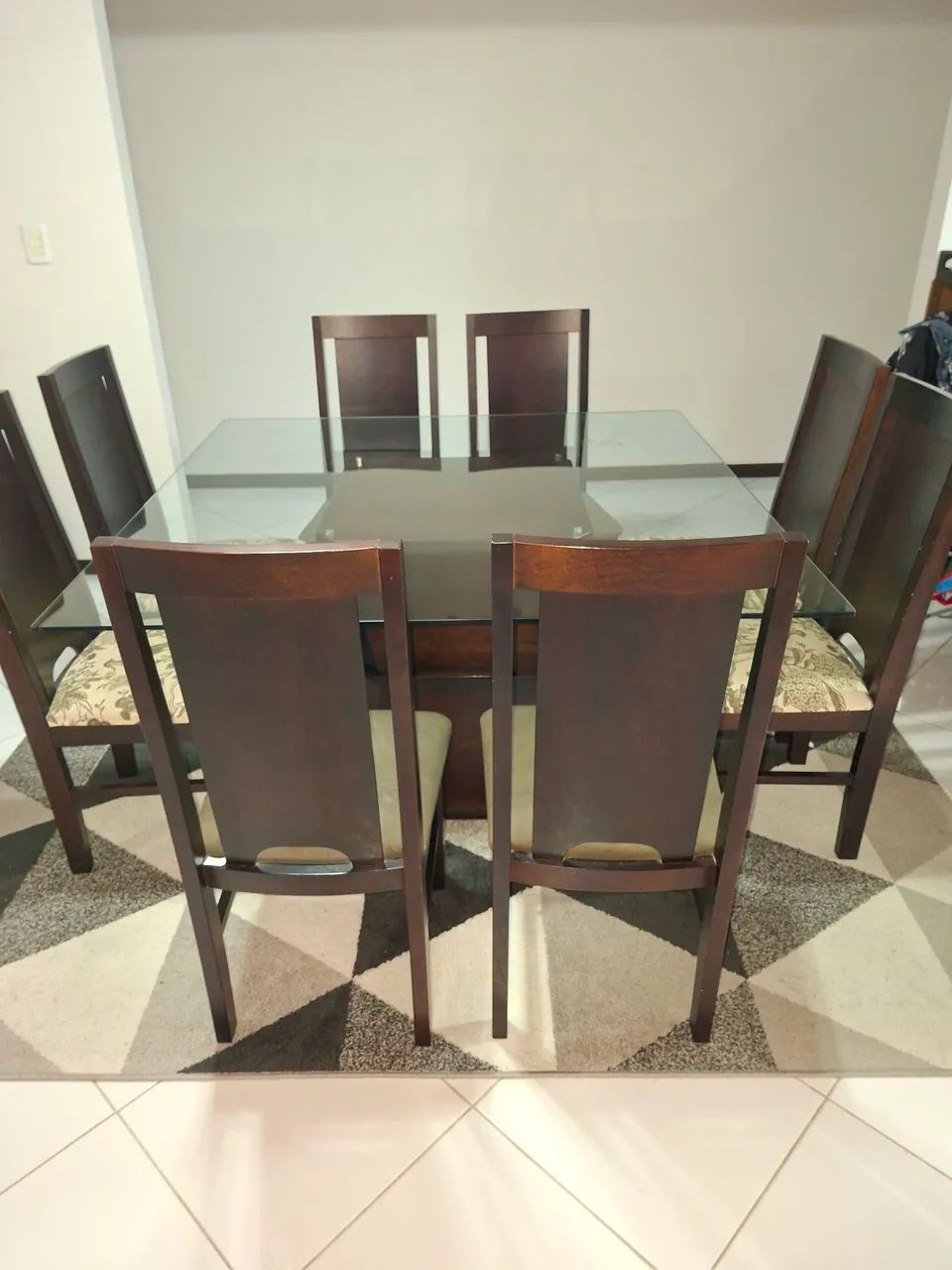 Mesa quadrada 8 cadeiras 