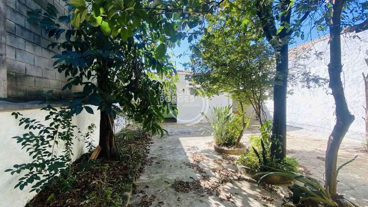 Casa Térrea com Edícula à venda no bairro Maria do Carmo. - Foto 2