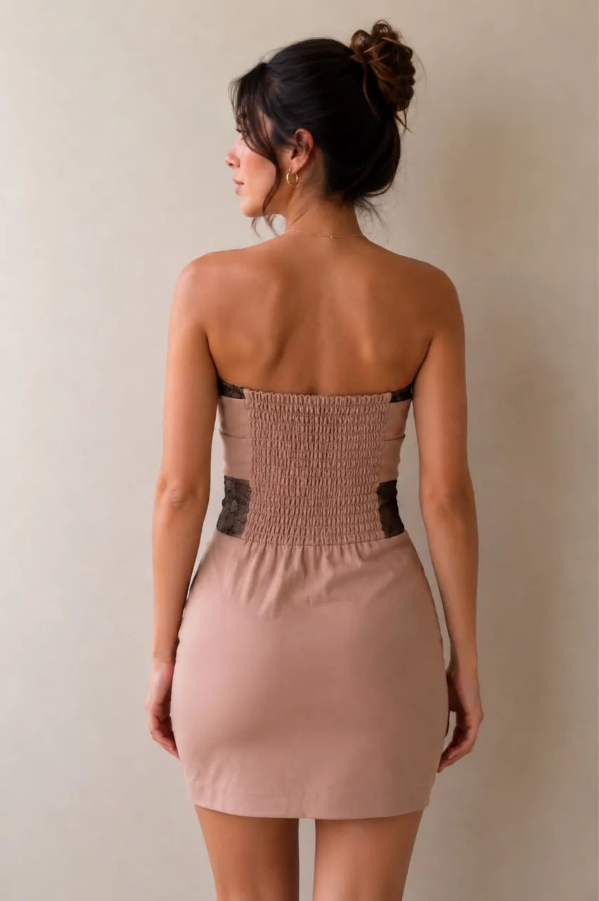 Vestido rose transpassado com detalhes em renda preta - Foto 2