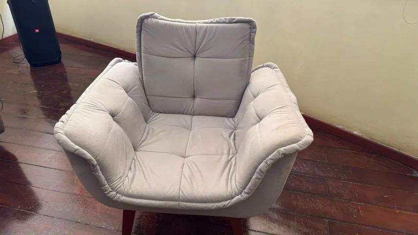 Par de Poltronas Opala em Suede Cinza / Areia (Pés Palito) - Foto 2