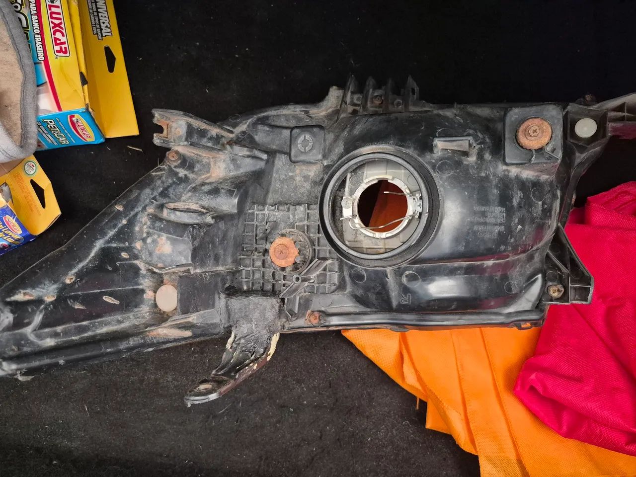 Vendo farol Hilux - 2013. - Foto 2