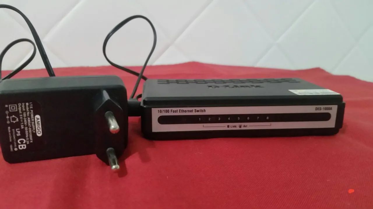 Switch de Rede 10/100 Fast Ethernet DES-1008A405755349341327361