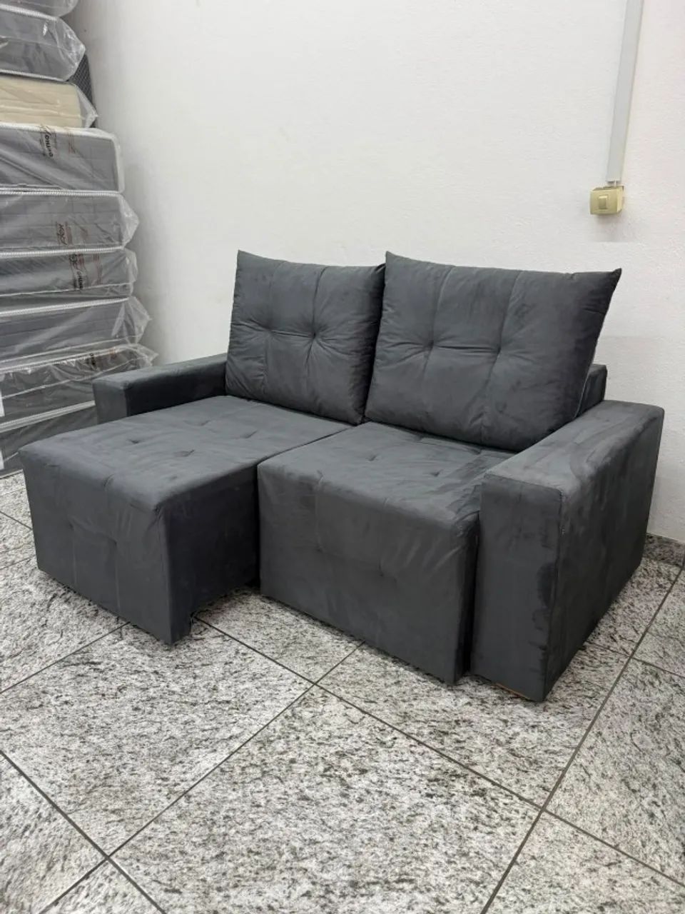 Sofá Retrátil Havaí 1,80m em Veludo - Conforto e Qualidade - Foto 2