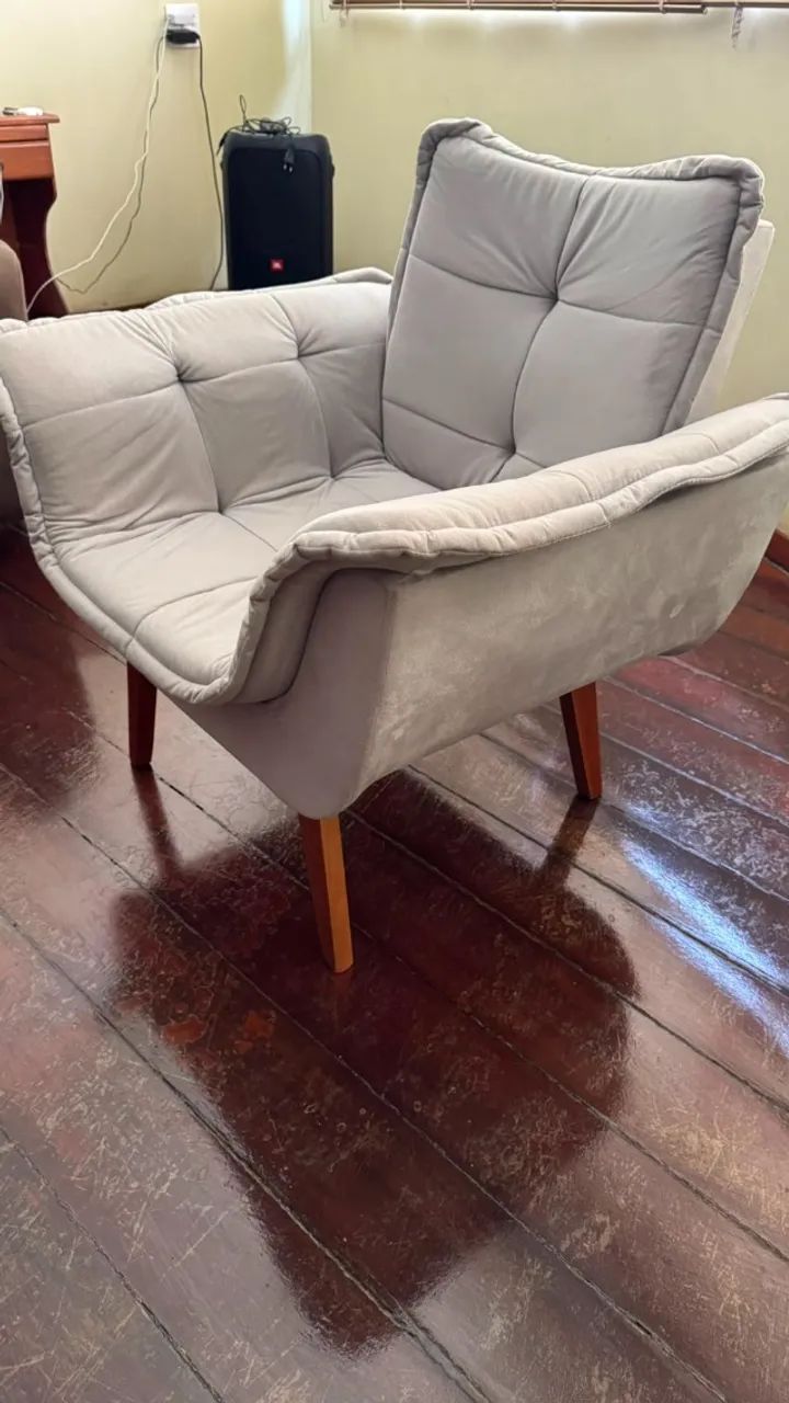 Par de Poltronas Opala em Suede Cinza / Areia (Pés Palito) - Foto 4