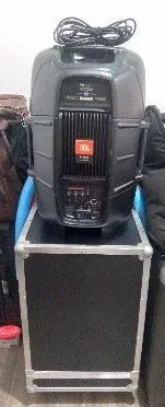 Caixa JBL Eon 515Xt com Tripé e o Hard Case