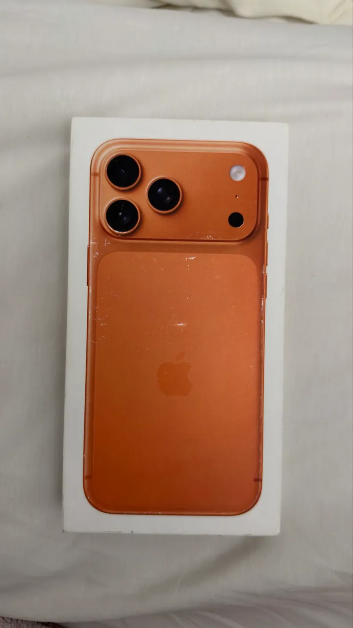 iPhone 17 Pro Max 512GB - Cor Laranja - Estado Impecável