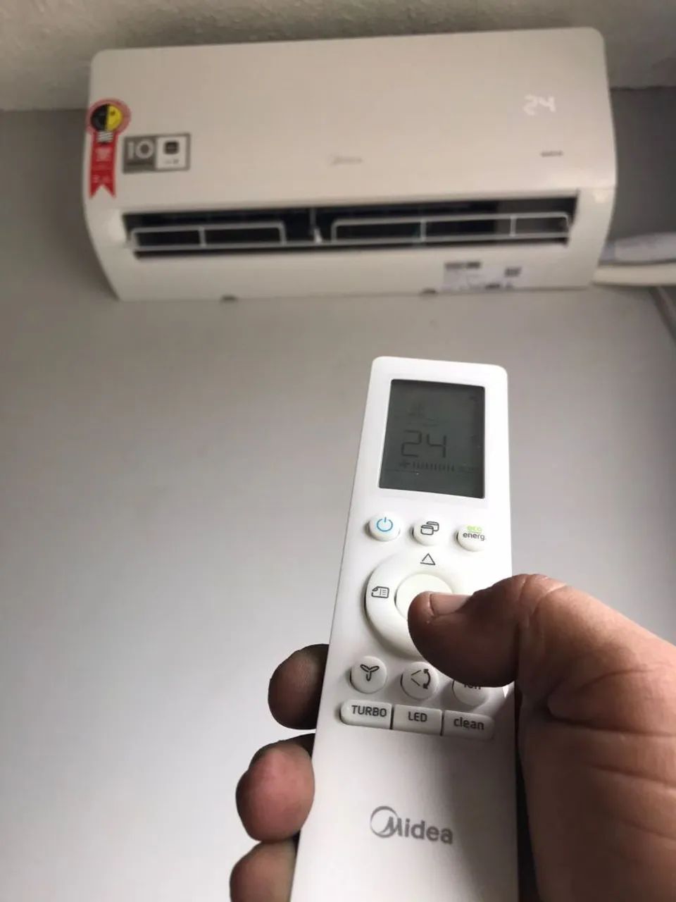 Instalação de SPLIT leia o anúncio 