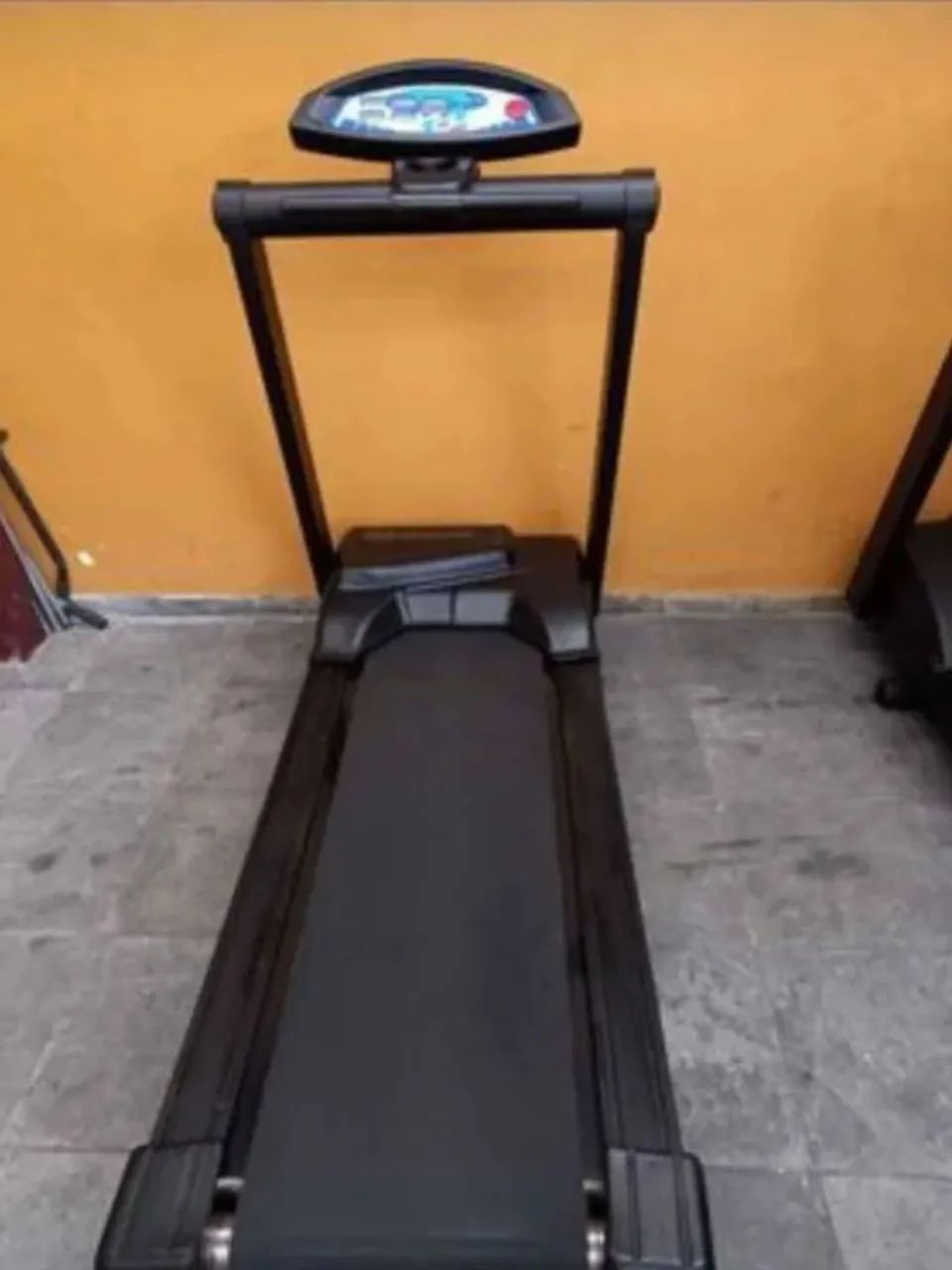 Esteira Profissional Movement Lx160 Black em até 10x Sem Juros