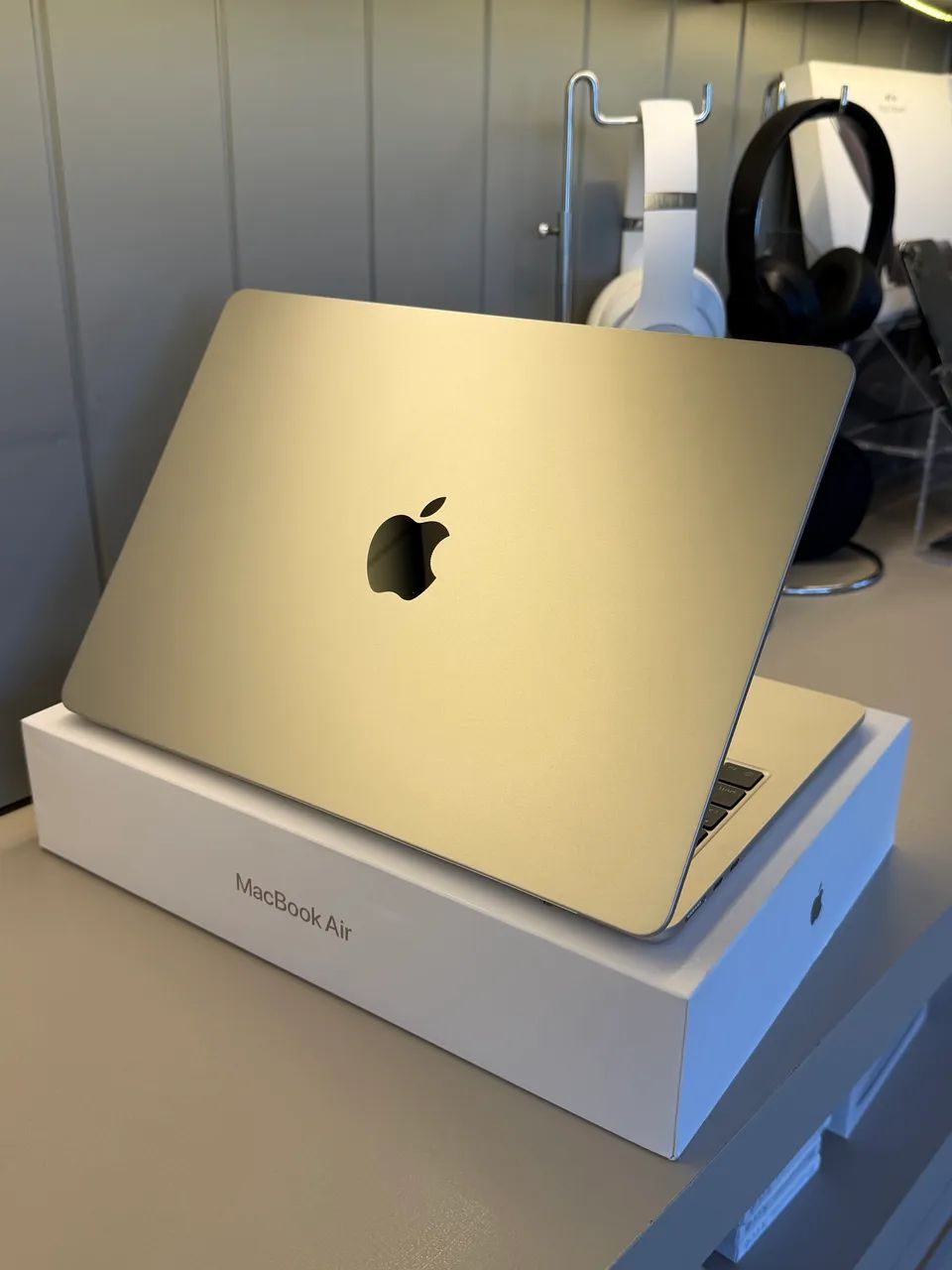 MacBook Air m4 256ssd 16gb Starlight Estado de Novo | Loja Física