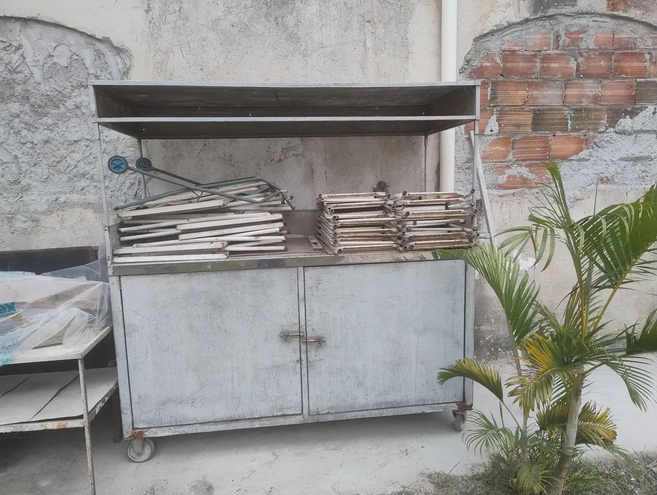 Barraca de lanche com teto removível e armário em baixo - Foto 2