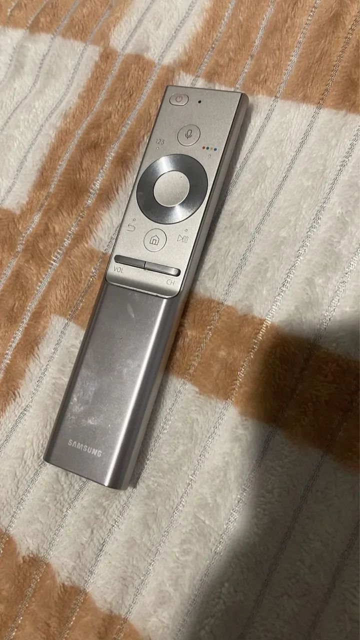 Vendo tv  Samsung para retirada de peças e o controle - Foto 3