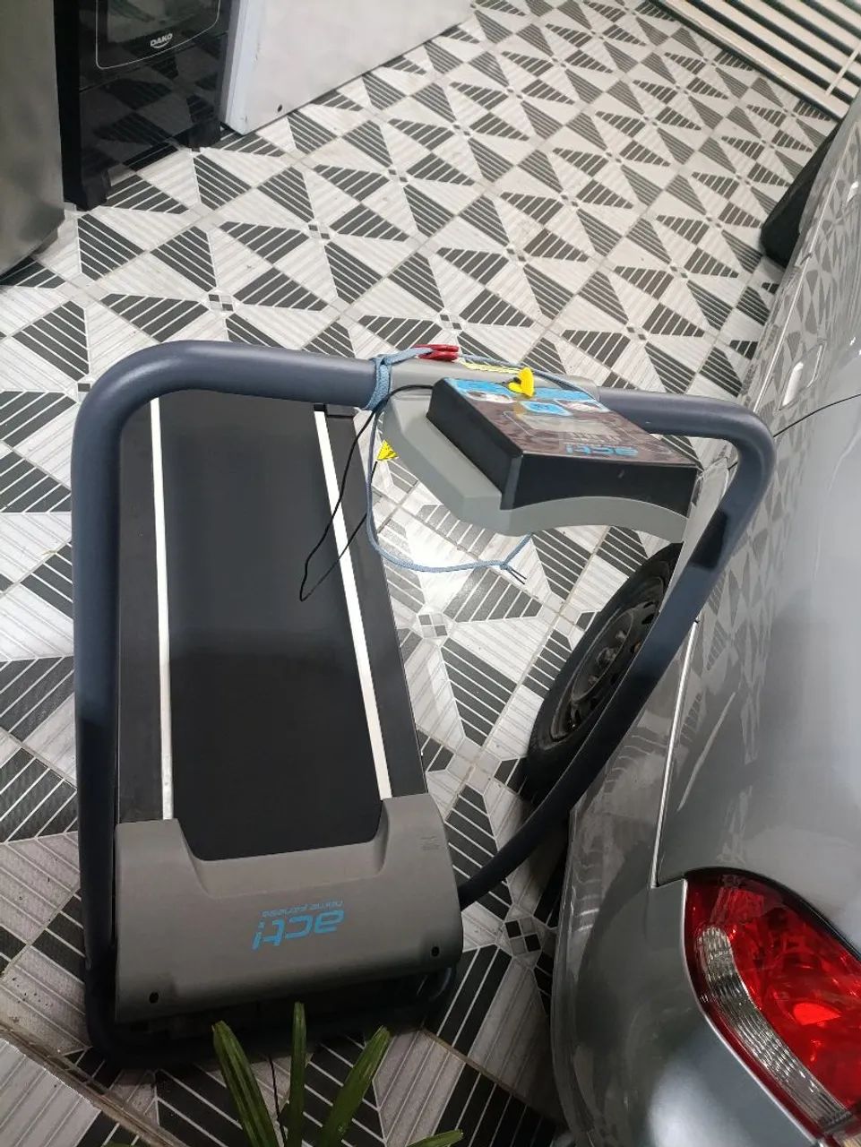 ESTEIRA ELÉTRICA 220 VOLTS FUNCIONANDO PERFEITAMENTE  - Foto 4