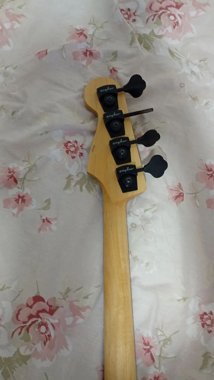 contra baixo 4 cordas AMcustom  - Foto 4