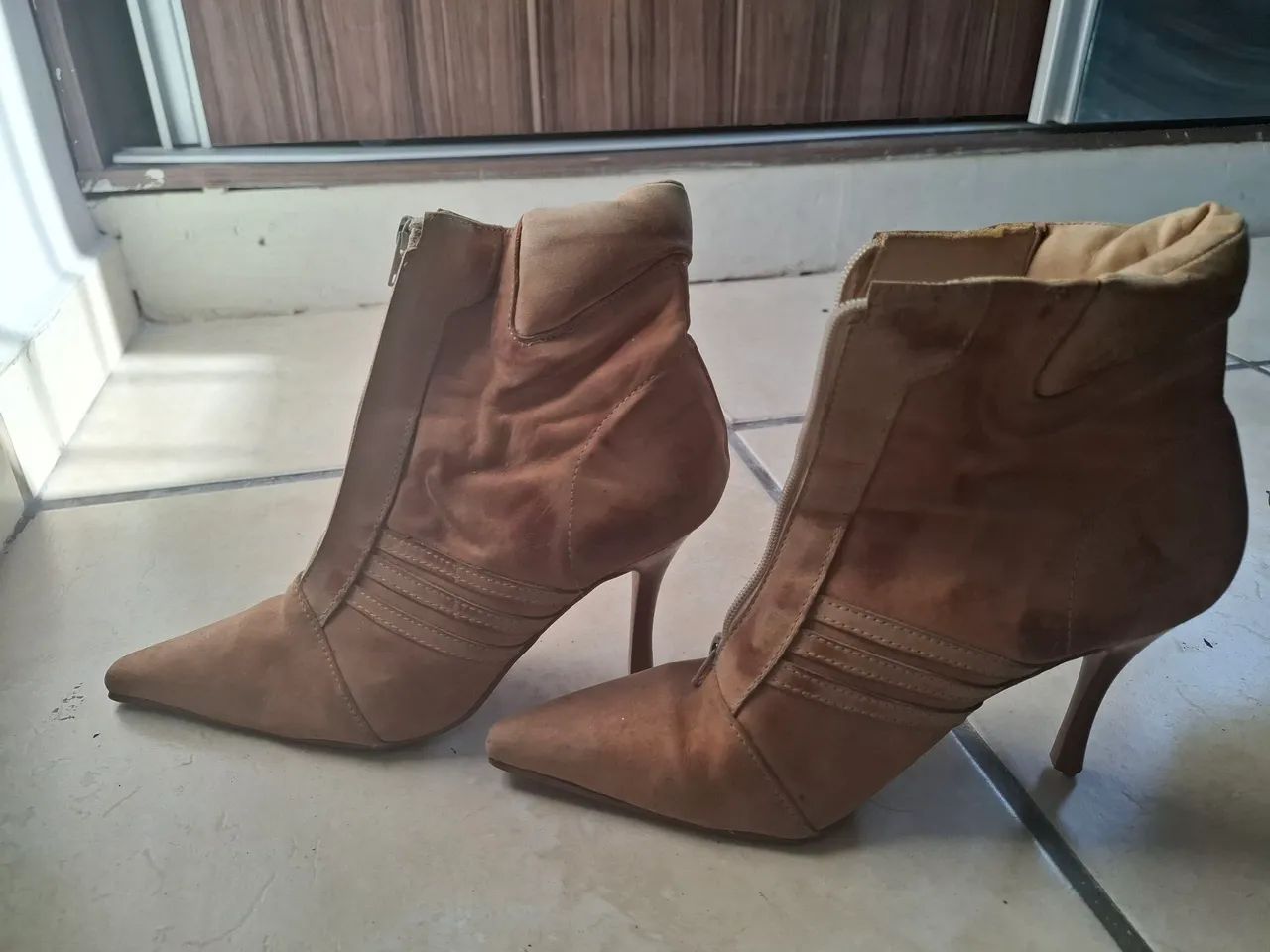 Botas são todos por 450  - Foto 3