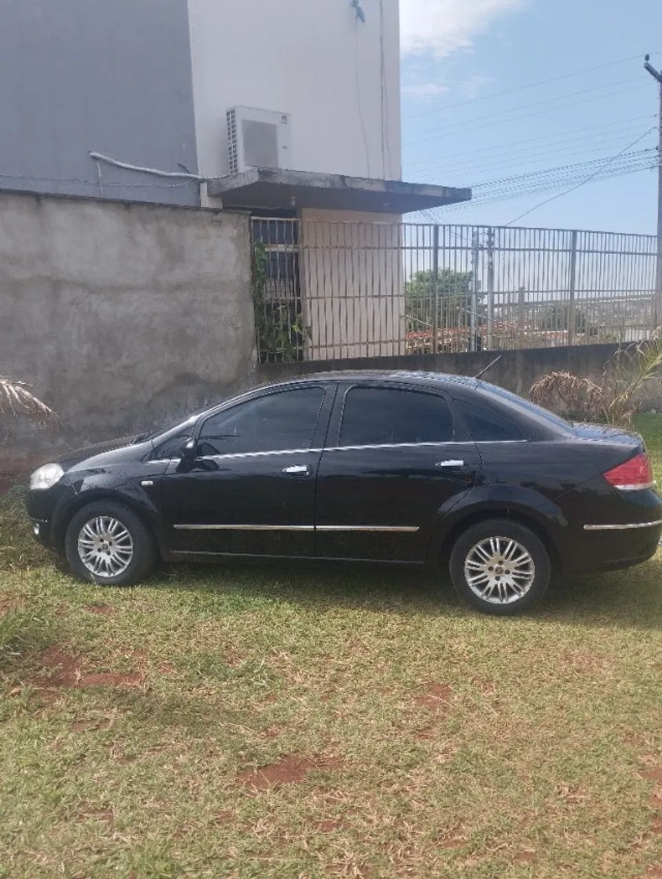 Fiat Linea LINEA ESSENCE 1.8 Flex 16V 4p 2012
