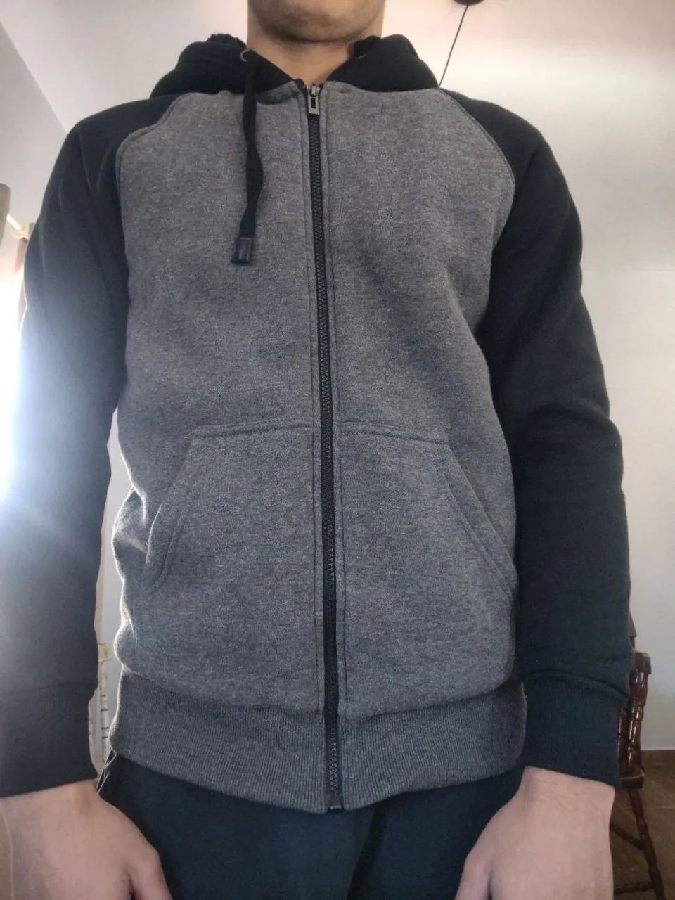 Moletom Masculino com Capuz e Zíper Cinza e Preto - Ótimo Estado