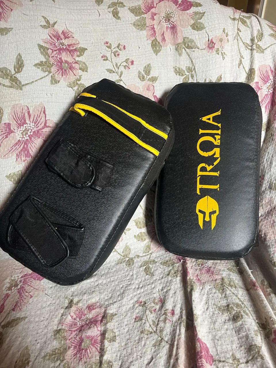 Protetores de chute Tróia 