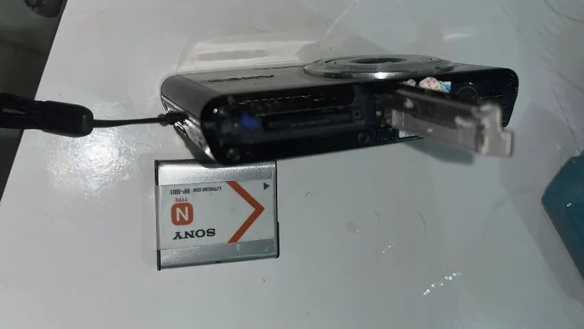 Camera cybershot 14.1 com carregador e cartão de memória  - Foto 5