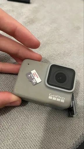 Câmera GoPro HERO7 Silver 4K + Frame Original + Cartão SanDisk