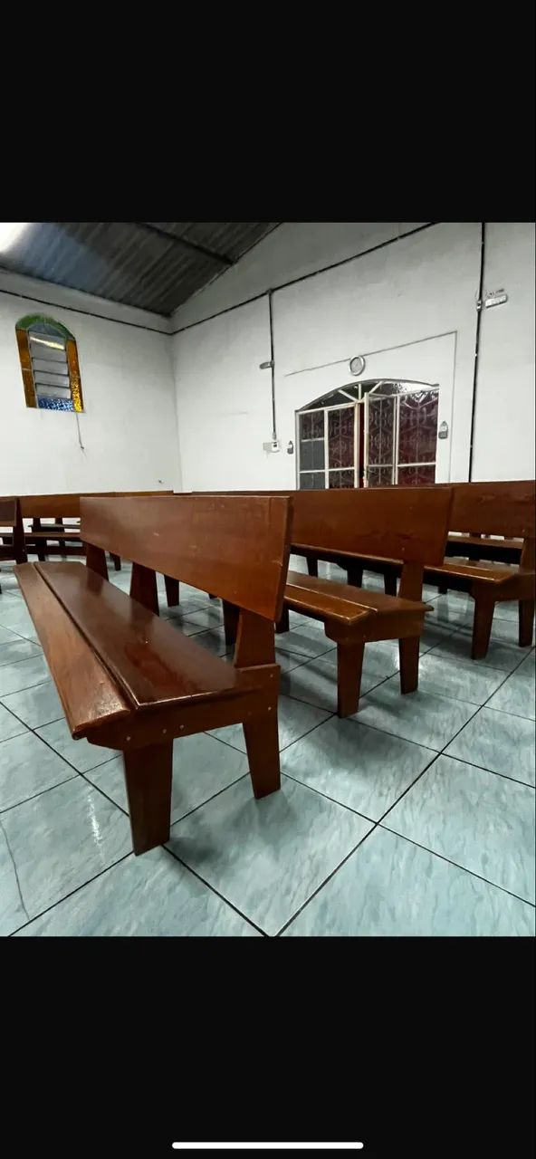 Banco de madeira maciça - Resistente e acabamento envernizado  - Foto 4