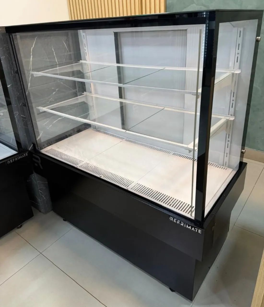 Vitrine Refrigerada Refrimate 1,10m - Foto 2