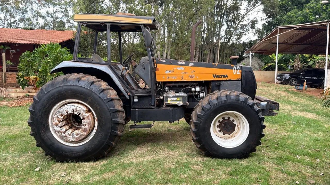 TRATOR BH 180