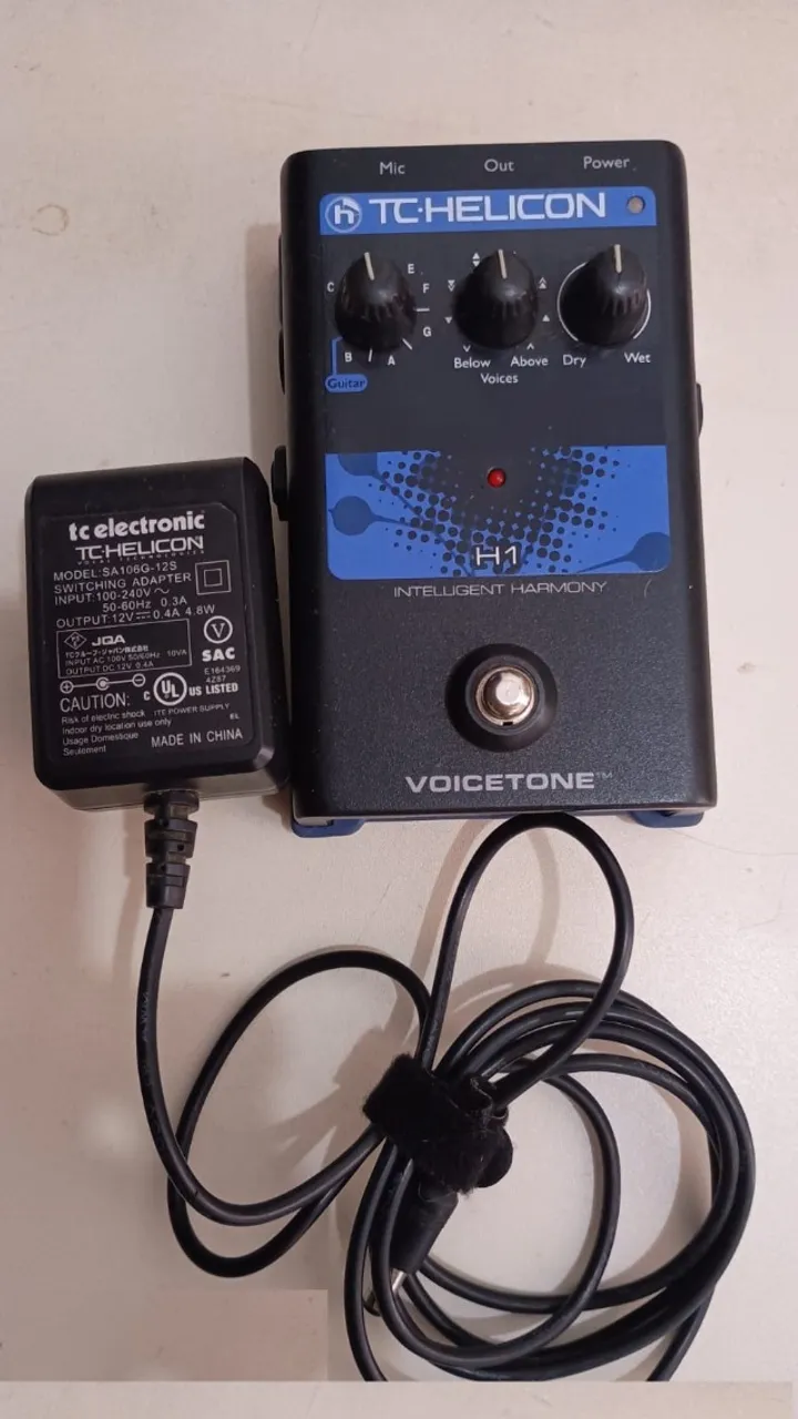 Pedal profissional efeitos voz tchelicon voice live 2