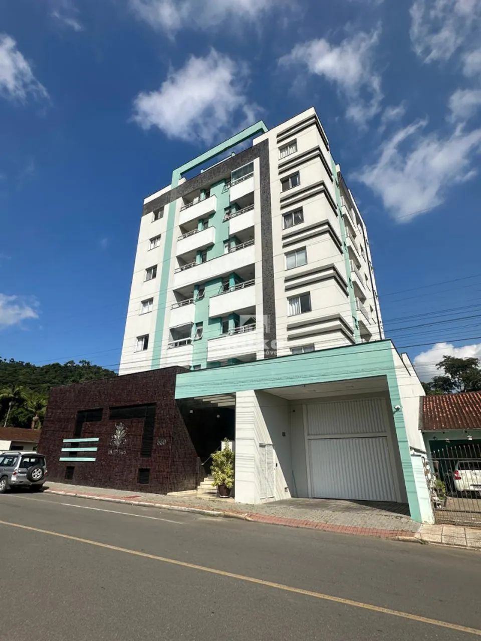 APARTAMENTO MOBILIADO À VENDA
