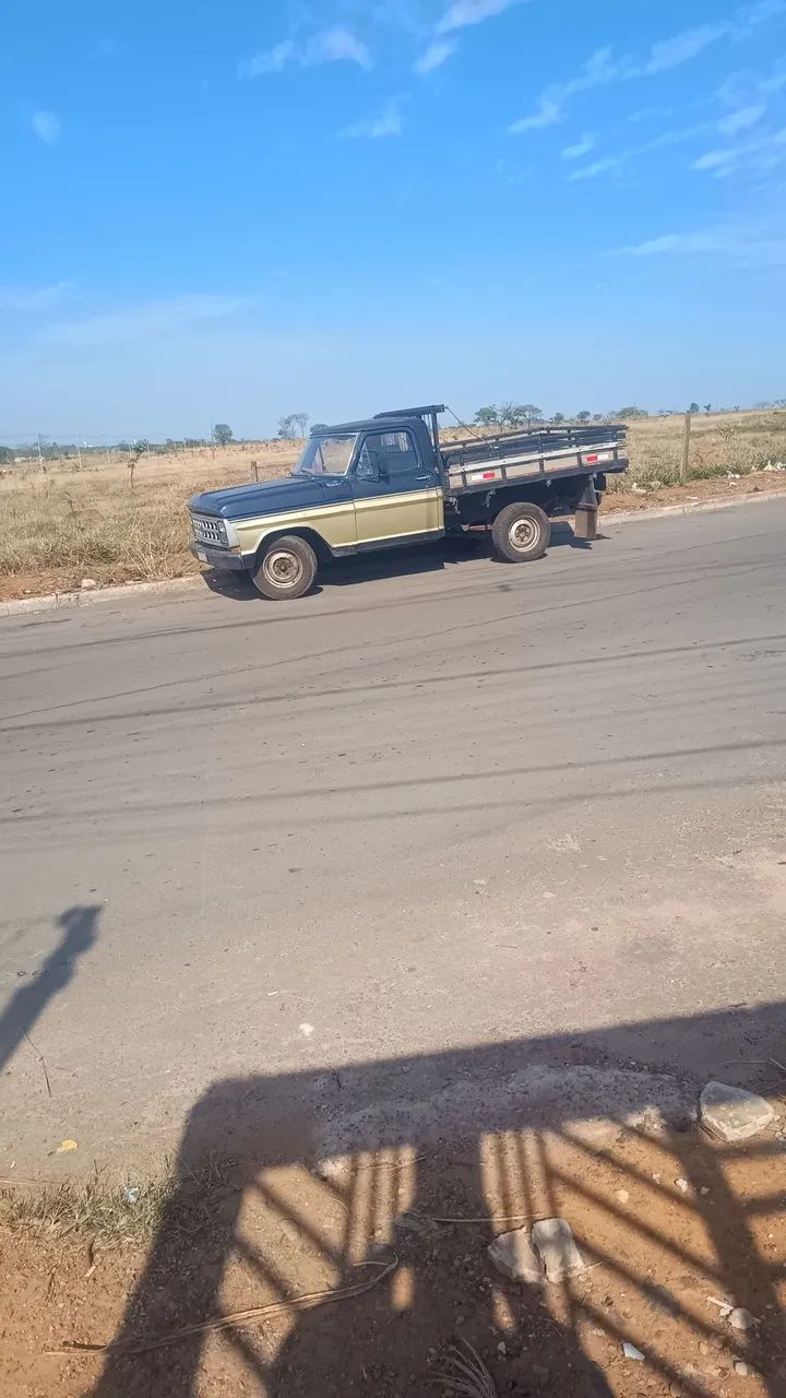 Ford F-1000 Super Diesel CE 3.9 1983