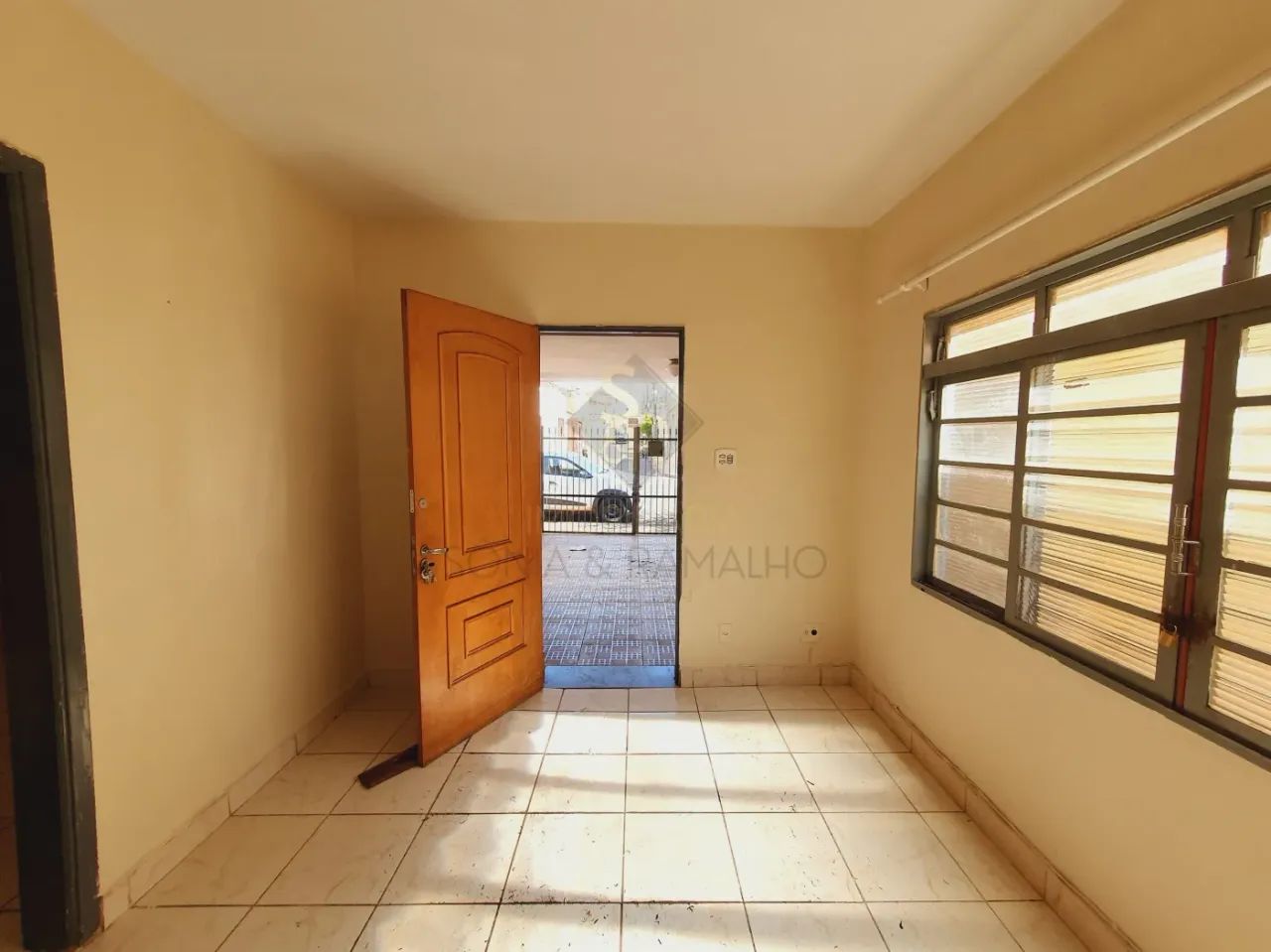 Casa Térrea para Locação no bairro Vila Tibério, em Ribeirão Preto