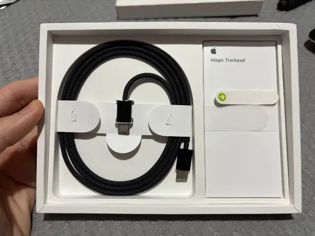 Apple Magic Trackpad 3 - USB-C ainda na caixa (Deslacrado