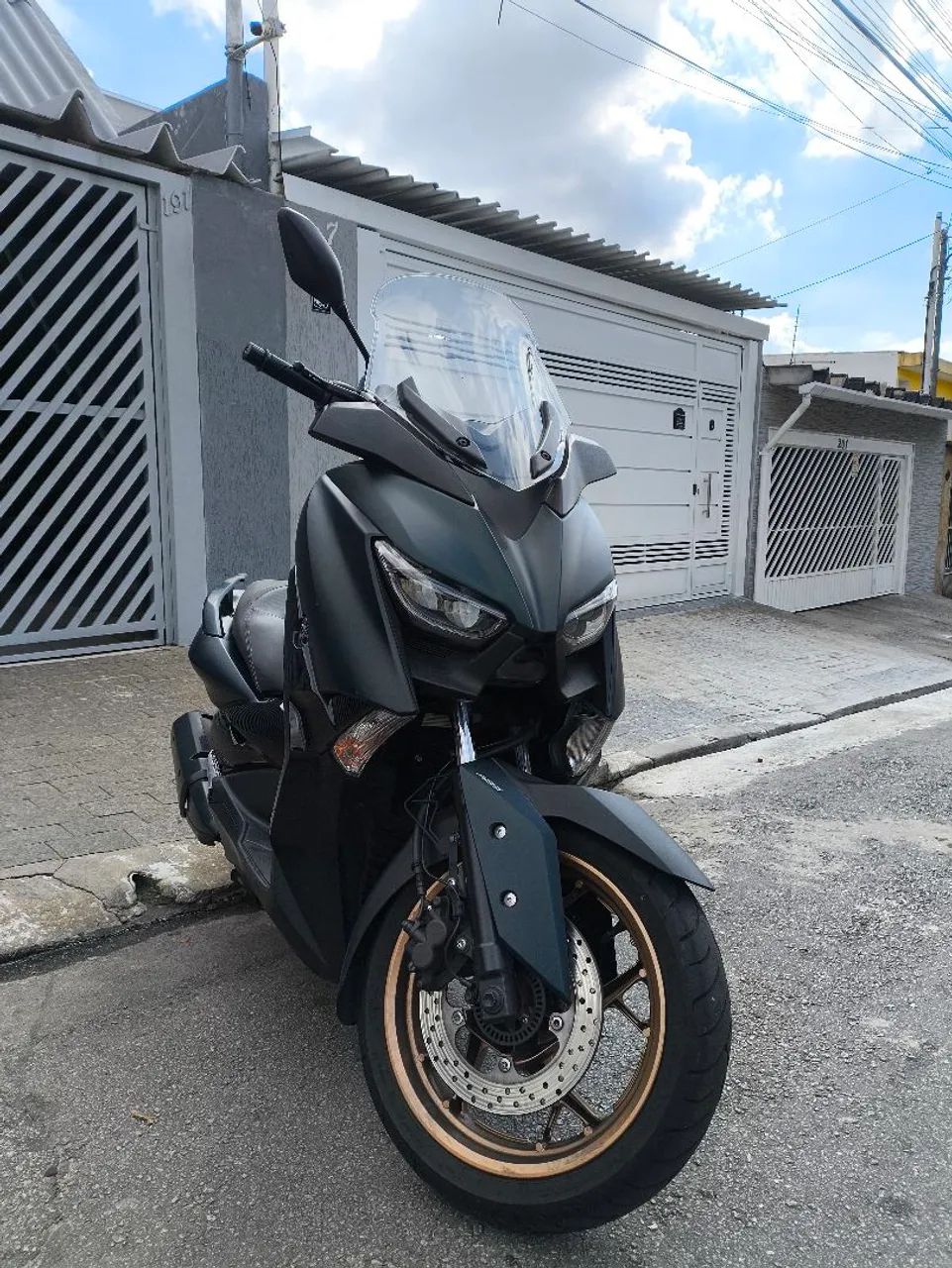 Vendo XMAX nova