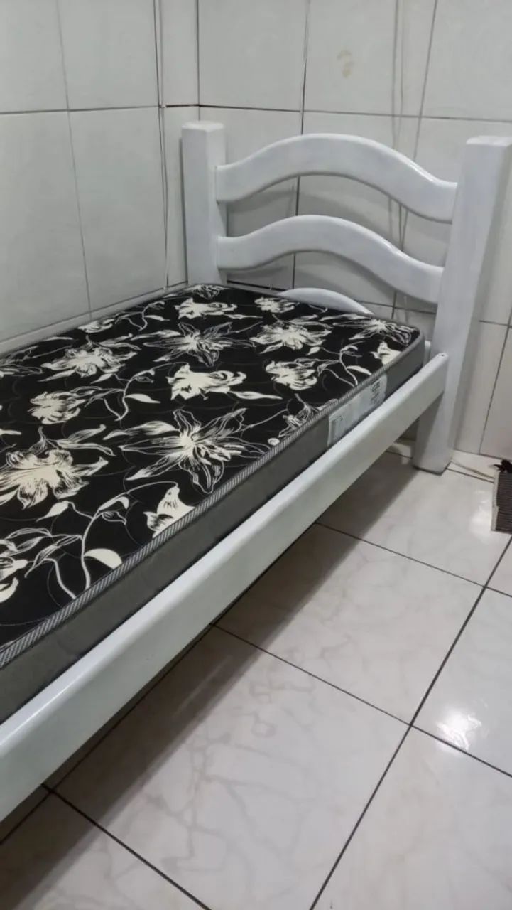 Cama com colchão 