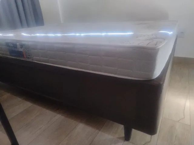 Cama casal com box separado