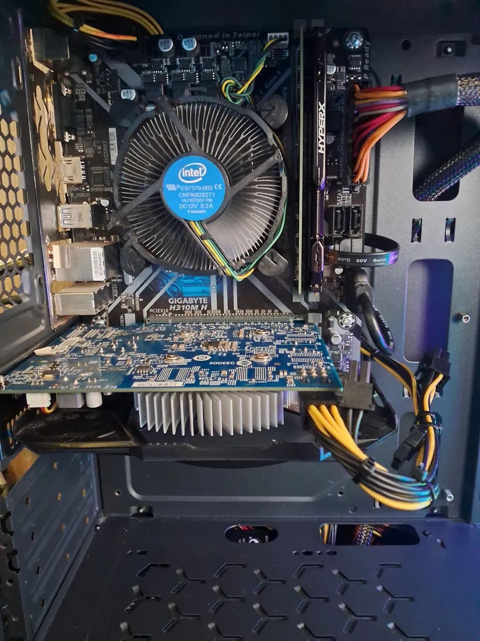 Cpu 8°geração com placa de vídeo, não troco  - Foto 5