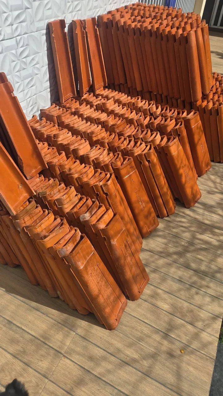 TELHAS DE CERÂMICA USADAS