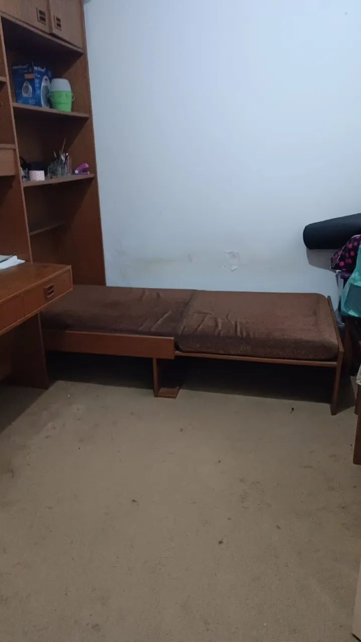  Guarda-roupa, Escrivaninha e Cama Solteiro - Móvel Integrado de Madeira Maciça - Foto 2