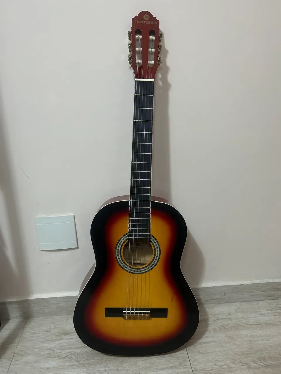 VIOLÃO em bom estado
