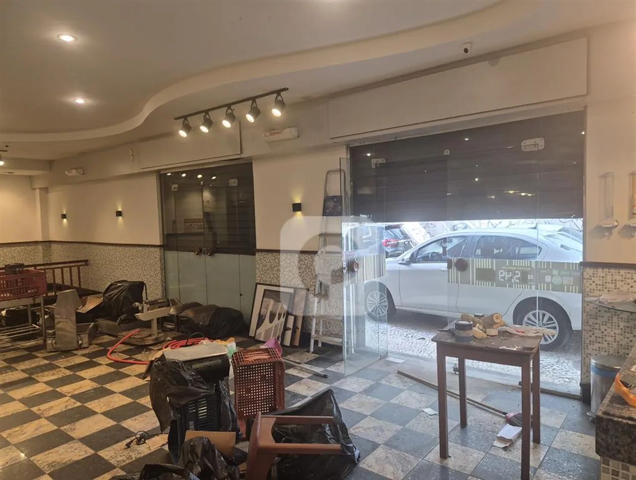 Loja Comercial 279m² no Centro RJ | Ex-Restaurante + Subsolo Amplo! - Foto 3