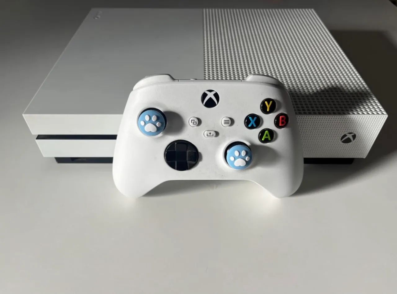 Xbox One s 2 controles +jogos 