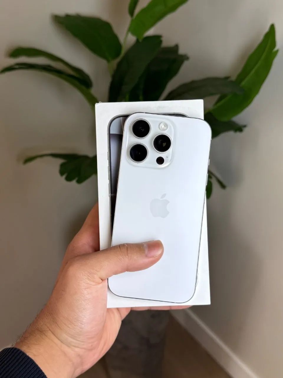 iPhone 16 Pro 128GB - Branco