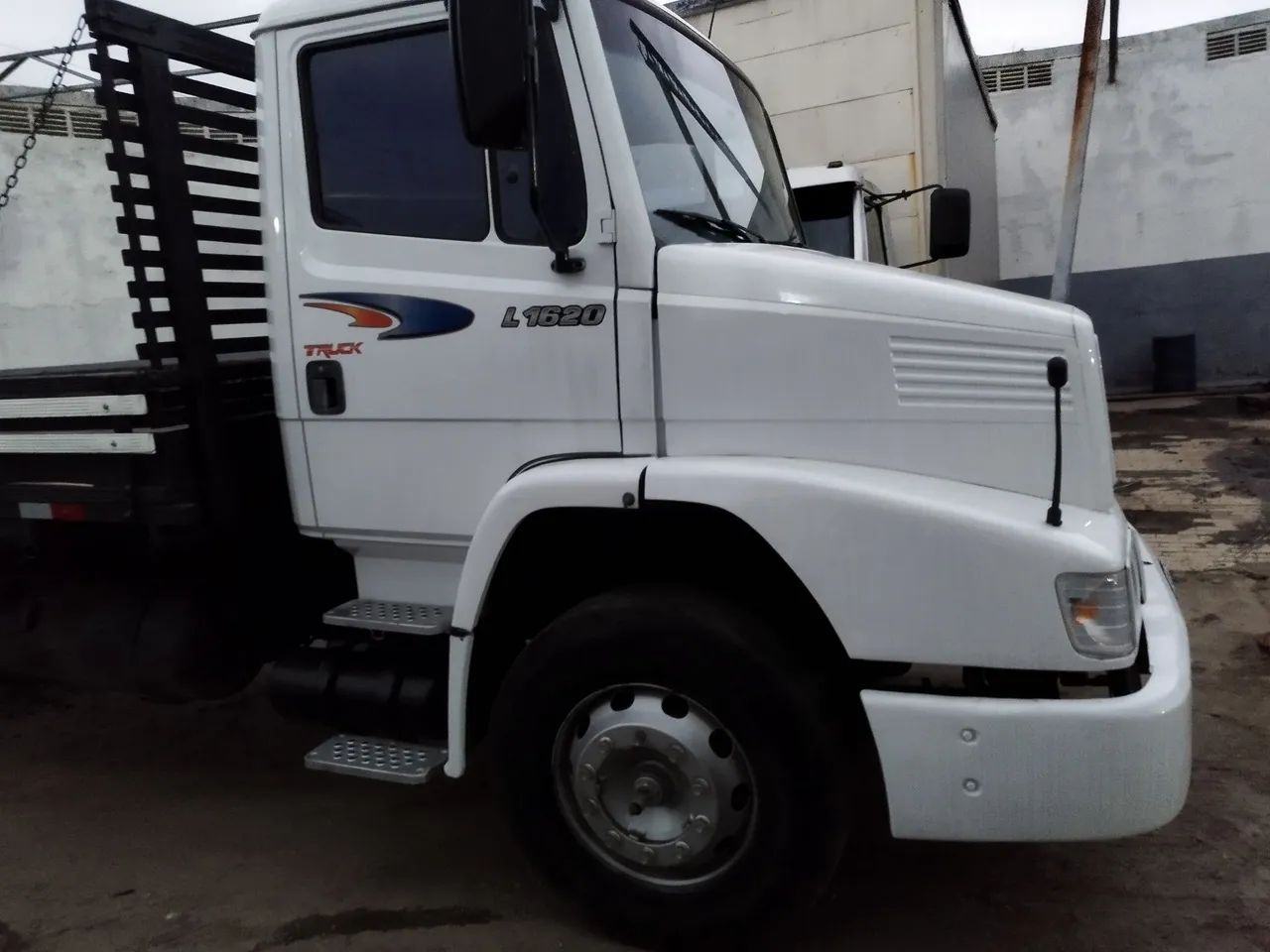 Caminhão MB 1620   1998 - Foto 2