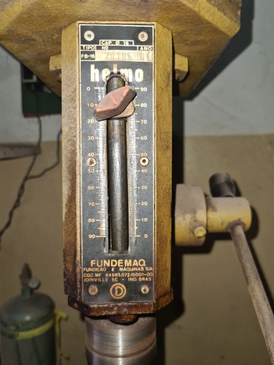 Furadeira de bancada industrial Helmo FB-16, 16 mm, com motor Kohlbach - Foto 6